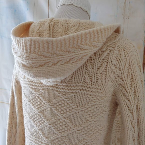 American Eagle hand knit 100% lambs wool hooded cable cardigan sweater/S/cream - Picture 8 of 10